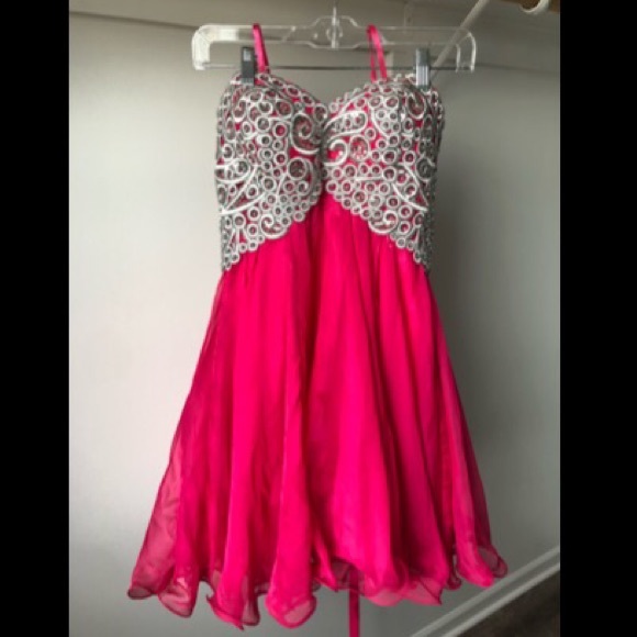 Homecoming dress - Picture 2 of 5